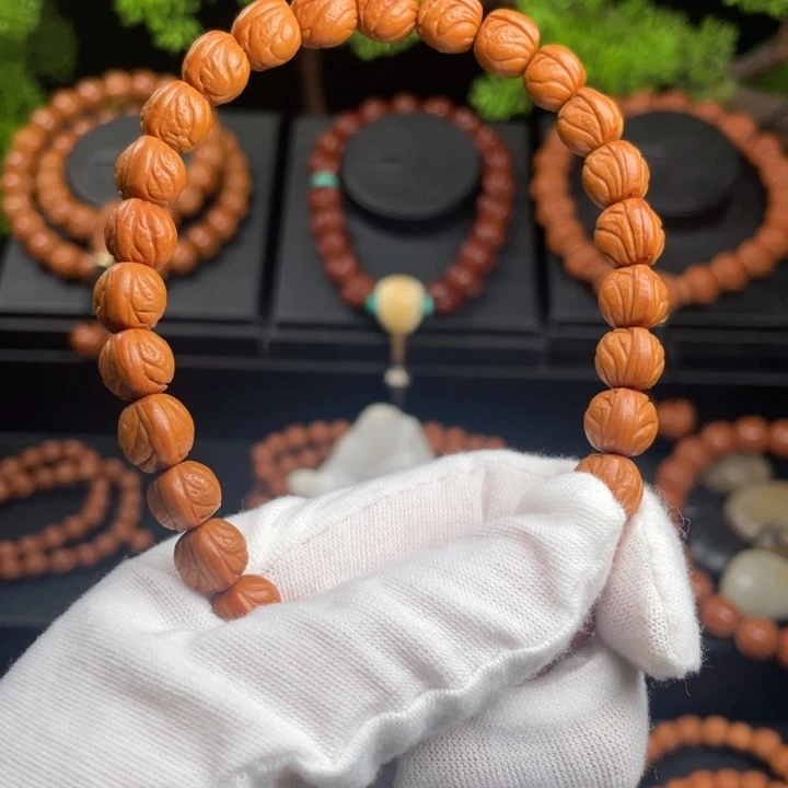 红****吊坠桃核0.9玉龙脊单圈