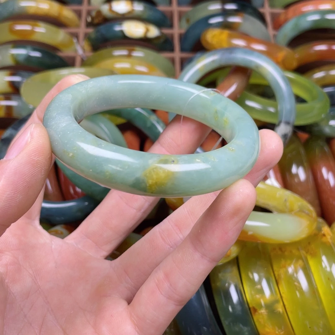 公****蛇纹石玉未镶嵌手镯