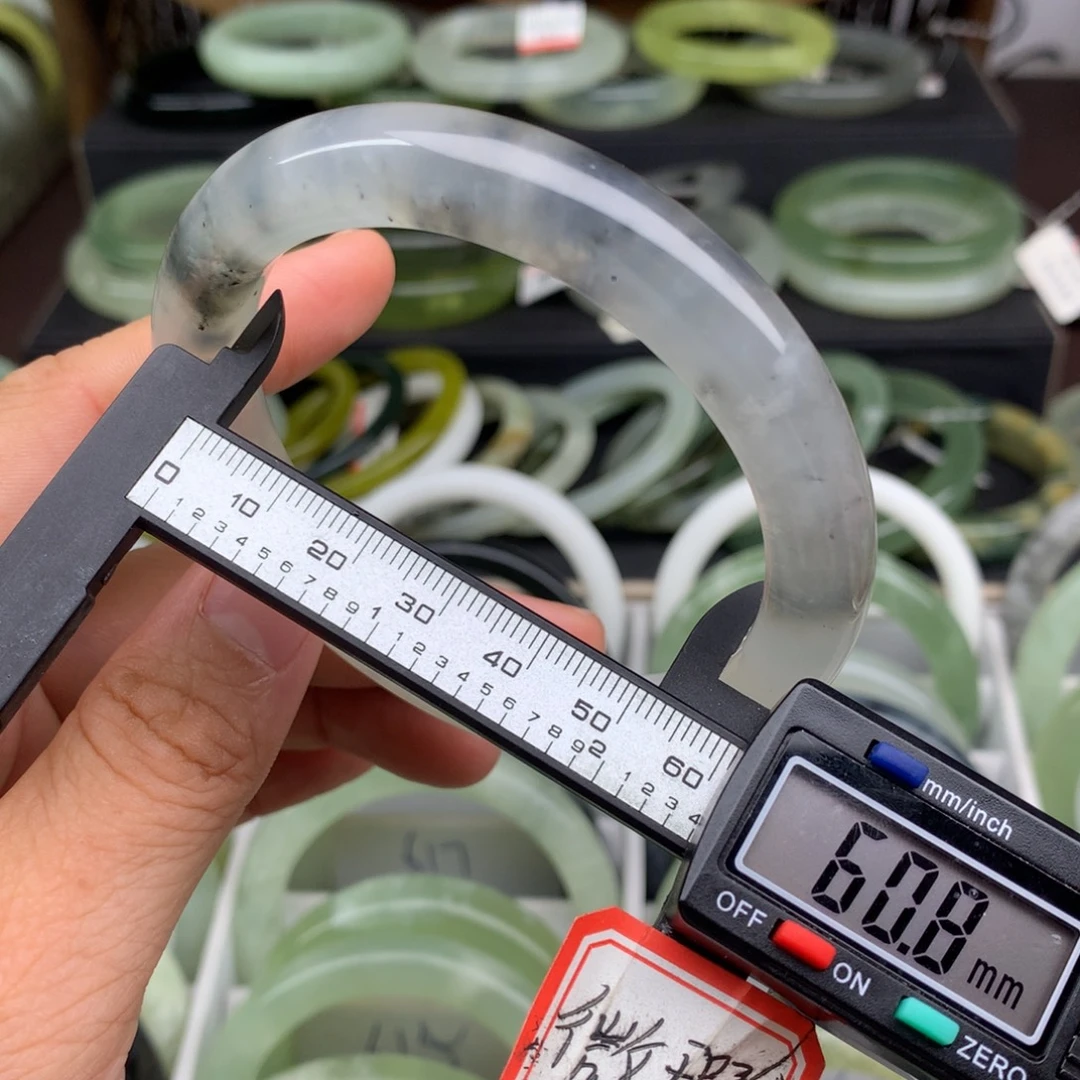 蛇纹石玉未镶嵌手镯637