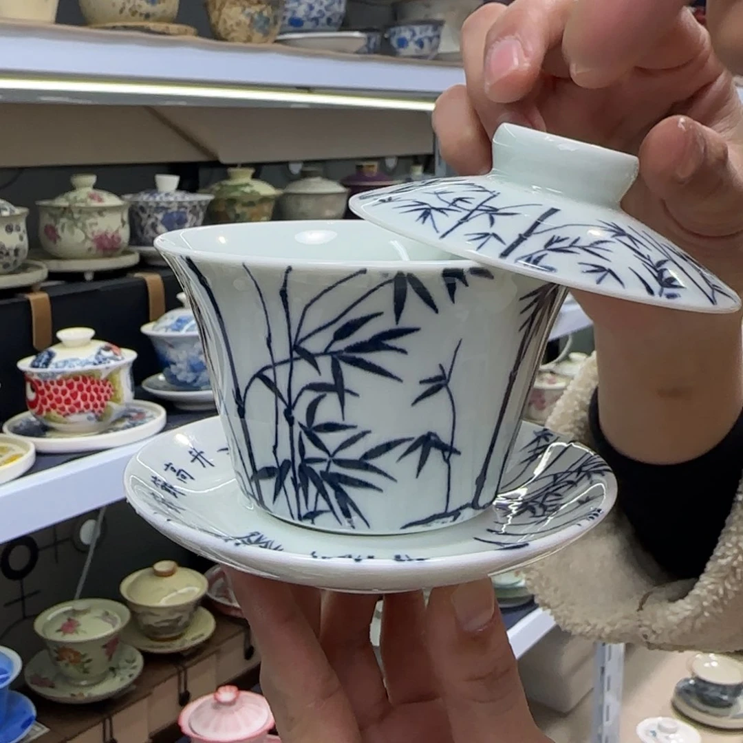 高温下的高温天气使人心情愉悦