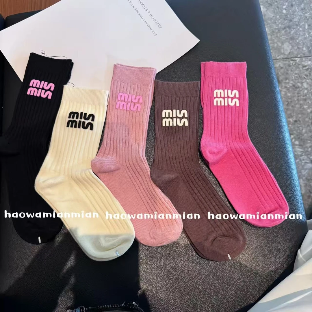 2025新款袜子欧货轻奢立体ins潮袜烫印字母棉袜双针坑条中筒袜