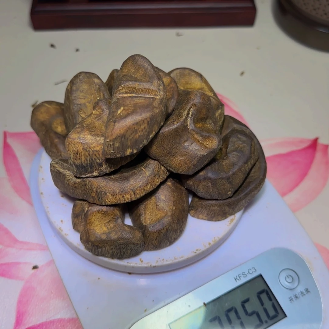 沉香沉香碎屑风*沉香奇楠天然海南包头204克