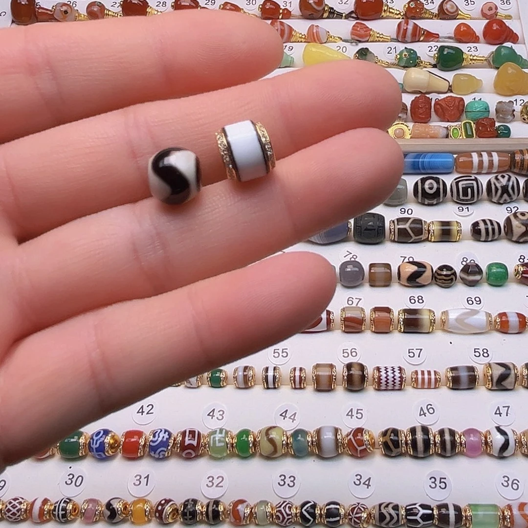 小***香玛瑙/玉髓未镶嵌颈饰