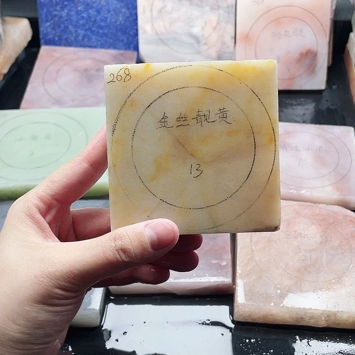 石英质玉未镶嵌手镯定制