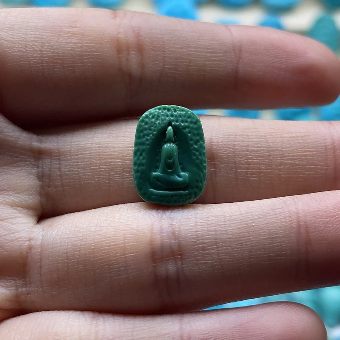 绿松石未镶嵌颈饰