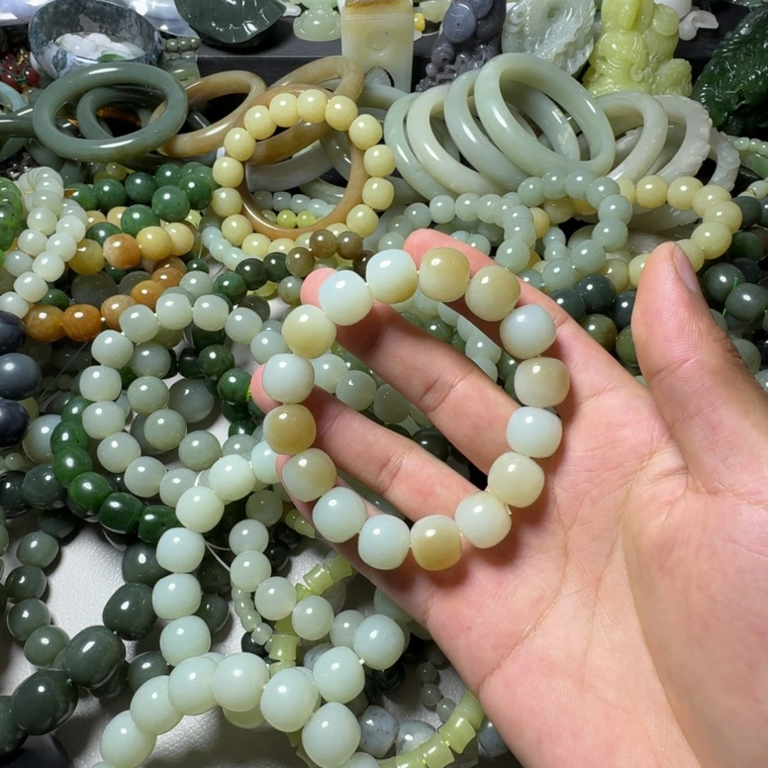 9***叔和田玉未镶嵌手串