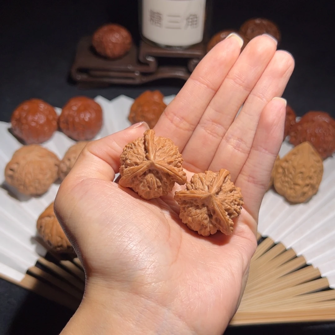 文玩核桃吊坠31三棱