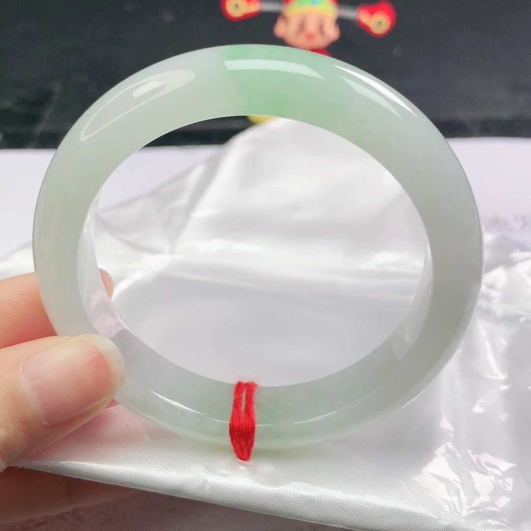 翡翠未镶嵌手镯正