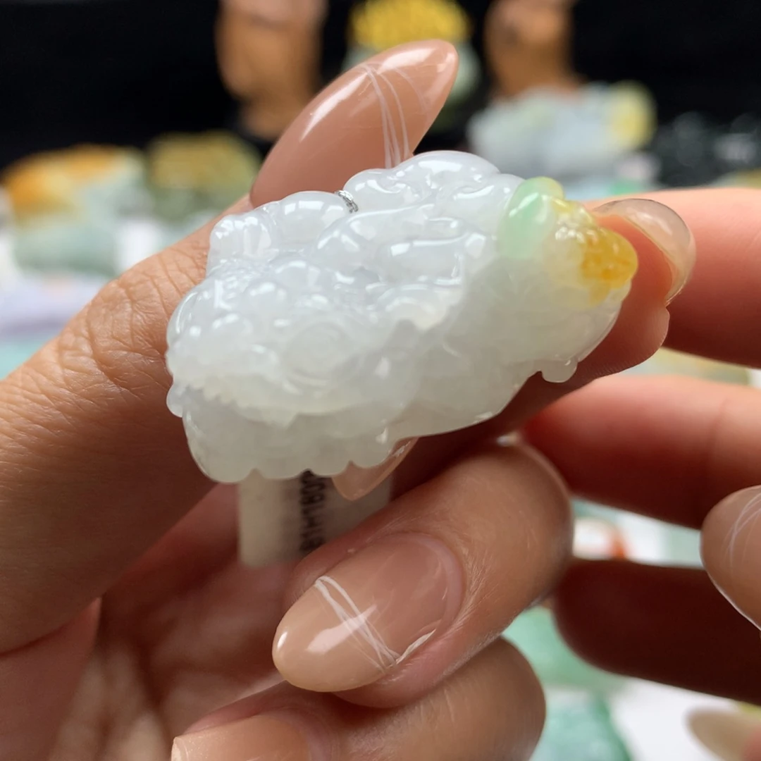 翡翠未镶嵌颈饰子母貔貅