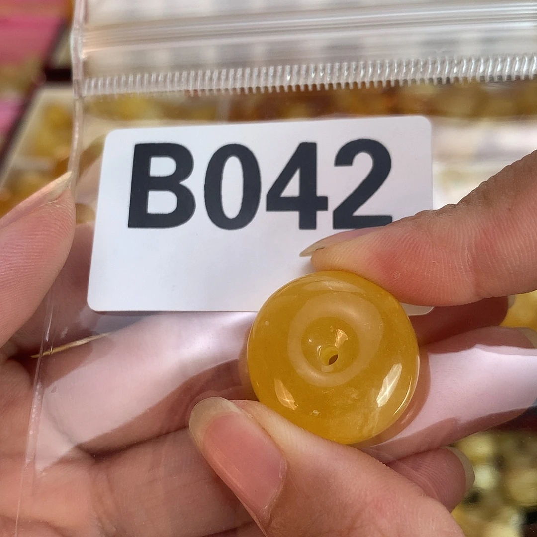 未镶嵌琥珀珠宝奇石