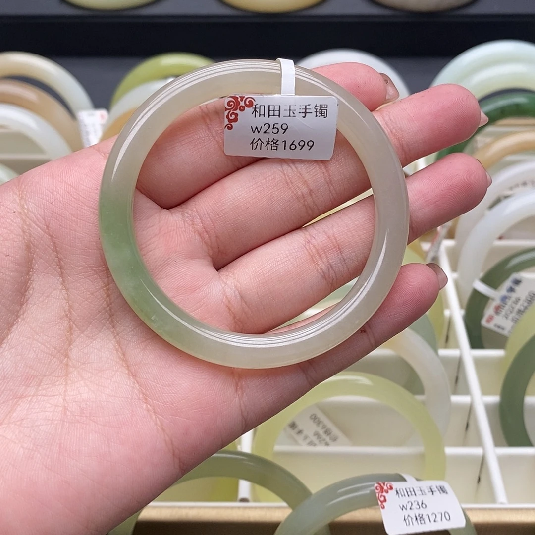和田玉未镶嵌手镯55