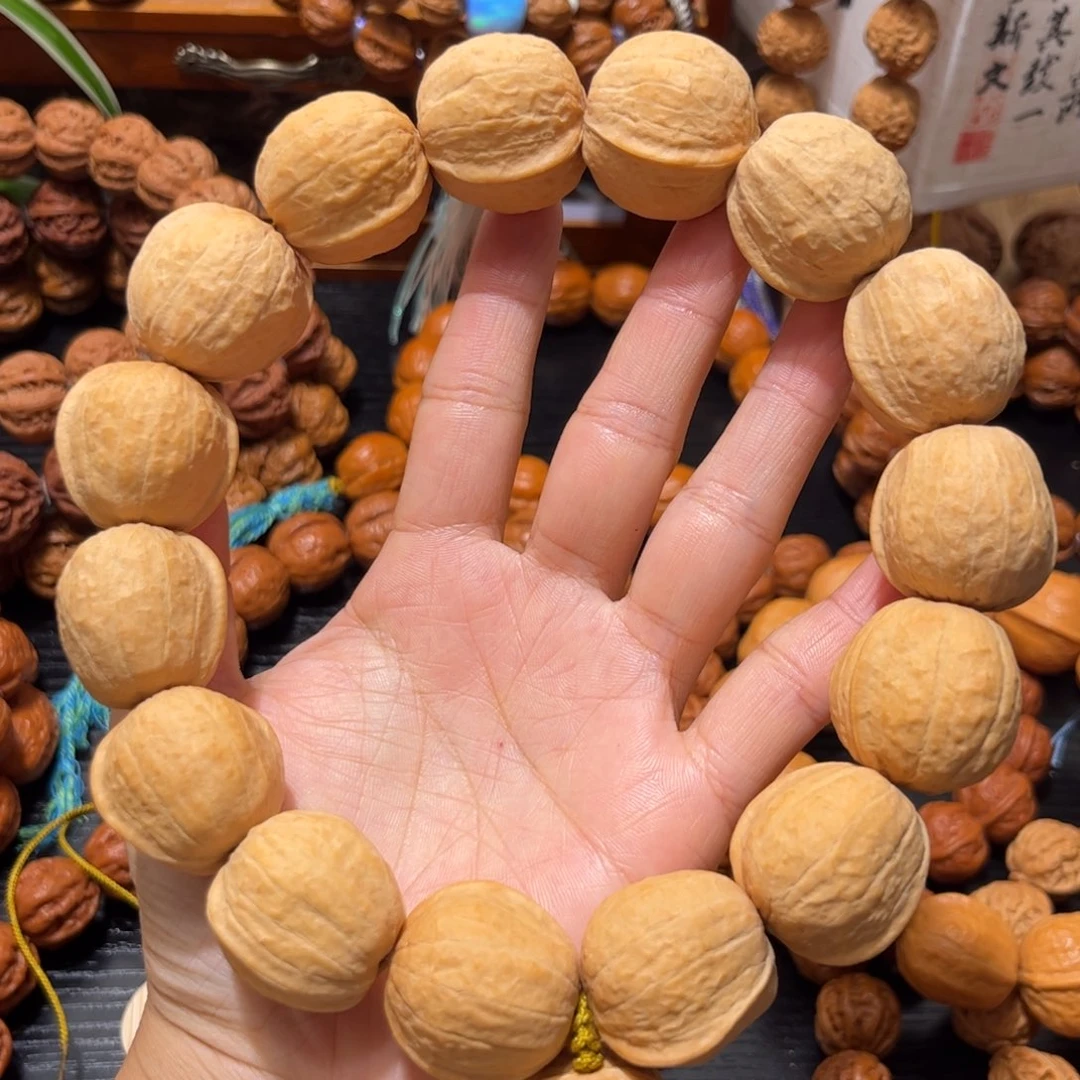 吊坠桃核八****）原皮木鱼元宝