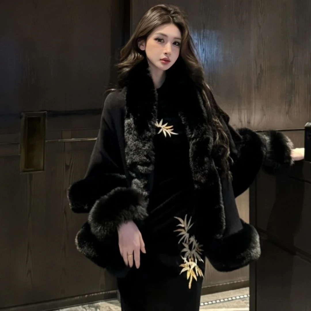 新款高级感秋冬季旗袍披肩仿兔大毛领披风新中式外搭气质斗篷外套