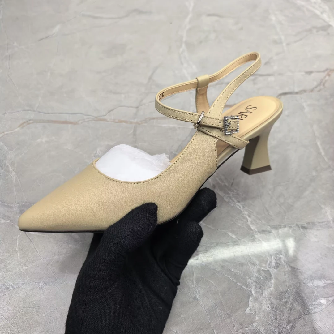 e (孤品)  37码凉鞋女 (牛皮)s0109