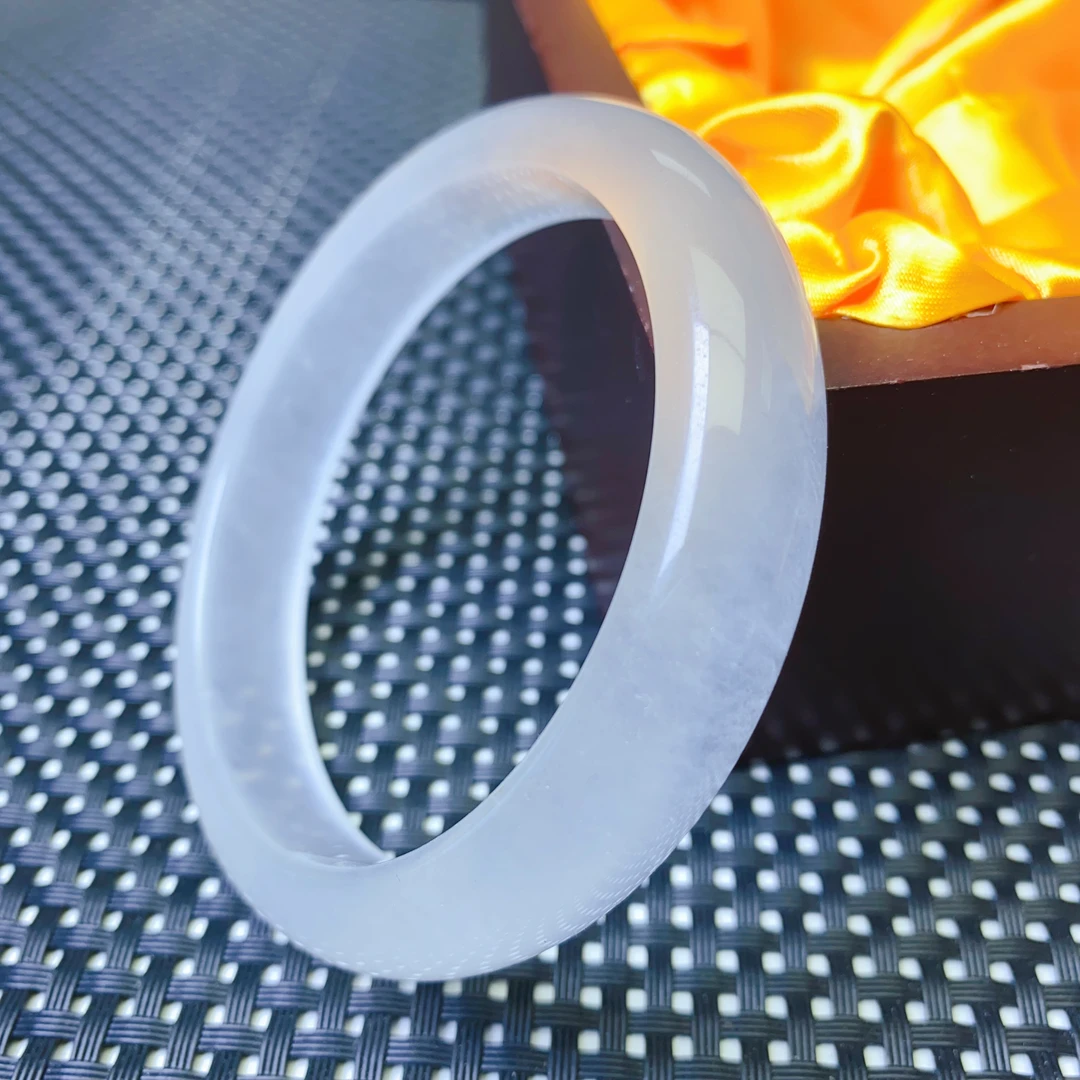 Q18透白常规时尚精致/多样性发一个奇石