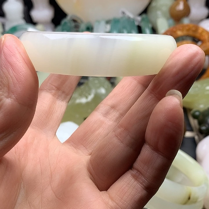 和田玉（青白玉）未镶嵌颈饰