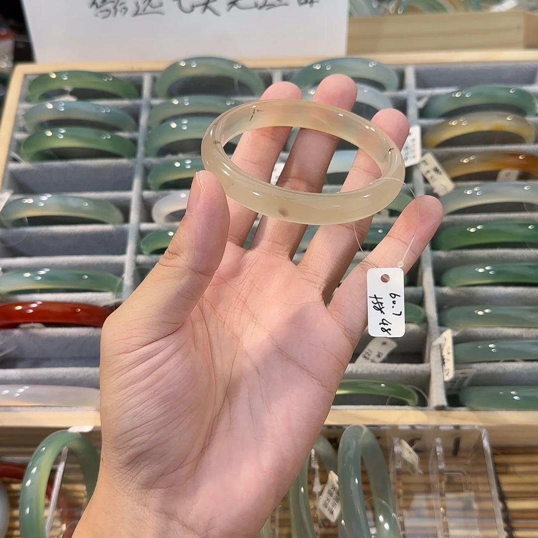 玛瑙/玉髓手镯未镶嵌圈口60.7
