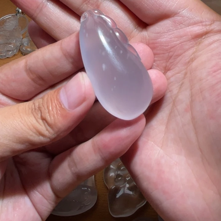 山***书石英质玉未镶嵌颈饰