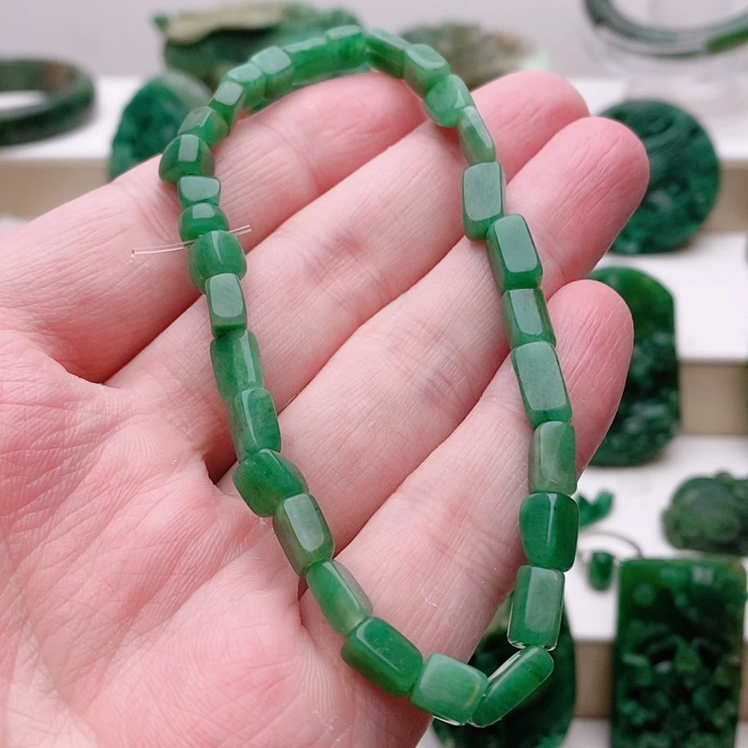 未镶嵌独山玉珠串