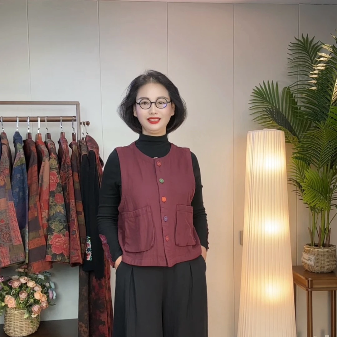 <彩扣马甲2>彩扣斜纹棉圆领开襟四季通用简约休闲宽松型国风马甲