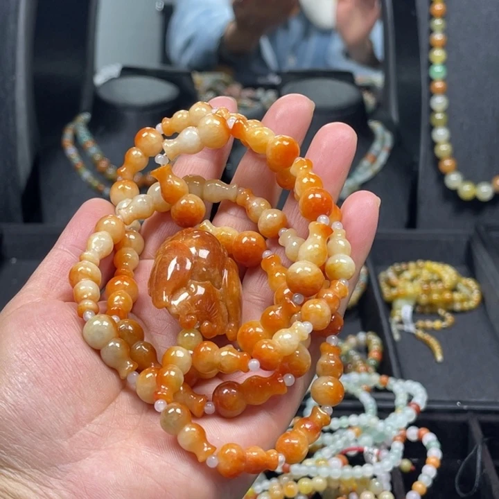 翡翠未镶嵌颈饰项链和挂件