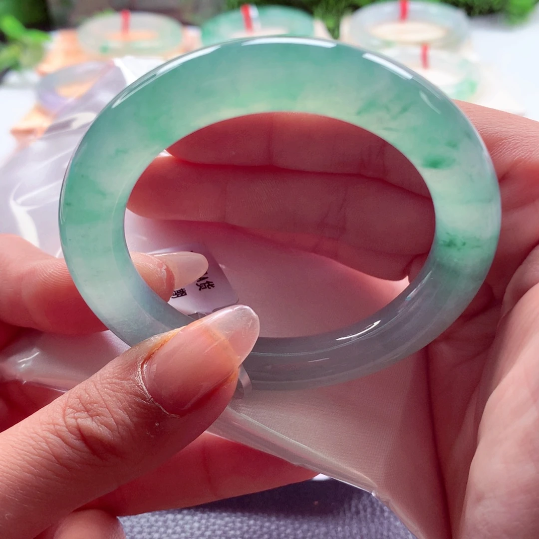 翡翠未镶嵌手镯（圆镯）师妹53中万毕业绿野仙踪