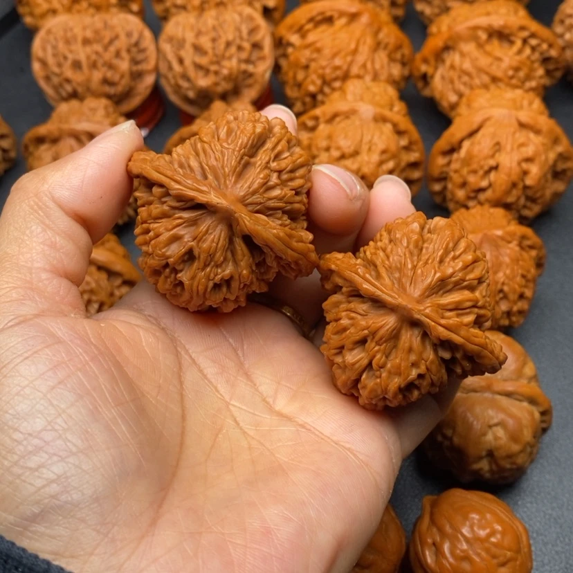 【闪购商品】文玩核桃把件没****豪核桃