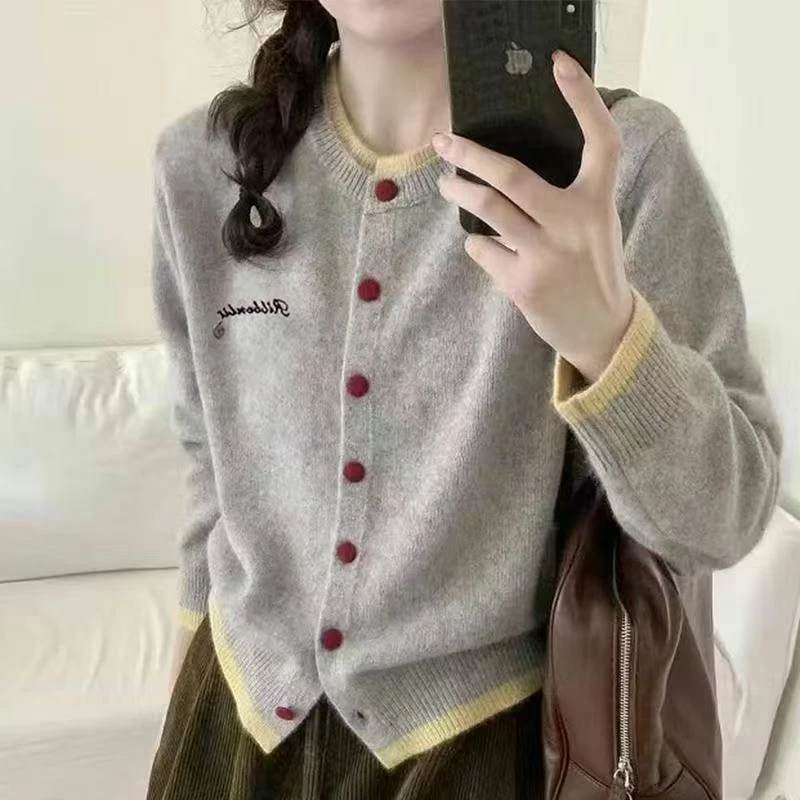 花倾慕韩系撞色刺绣针织开衫毛衣女2025新款春季百搭圆领上衣5906