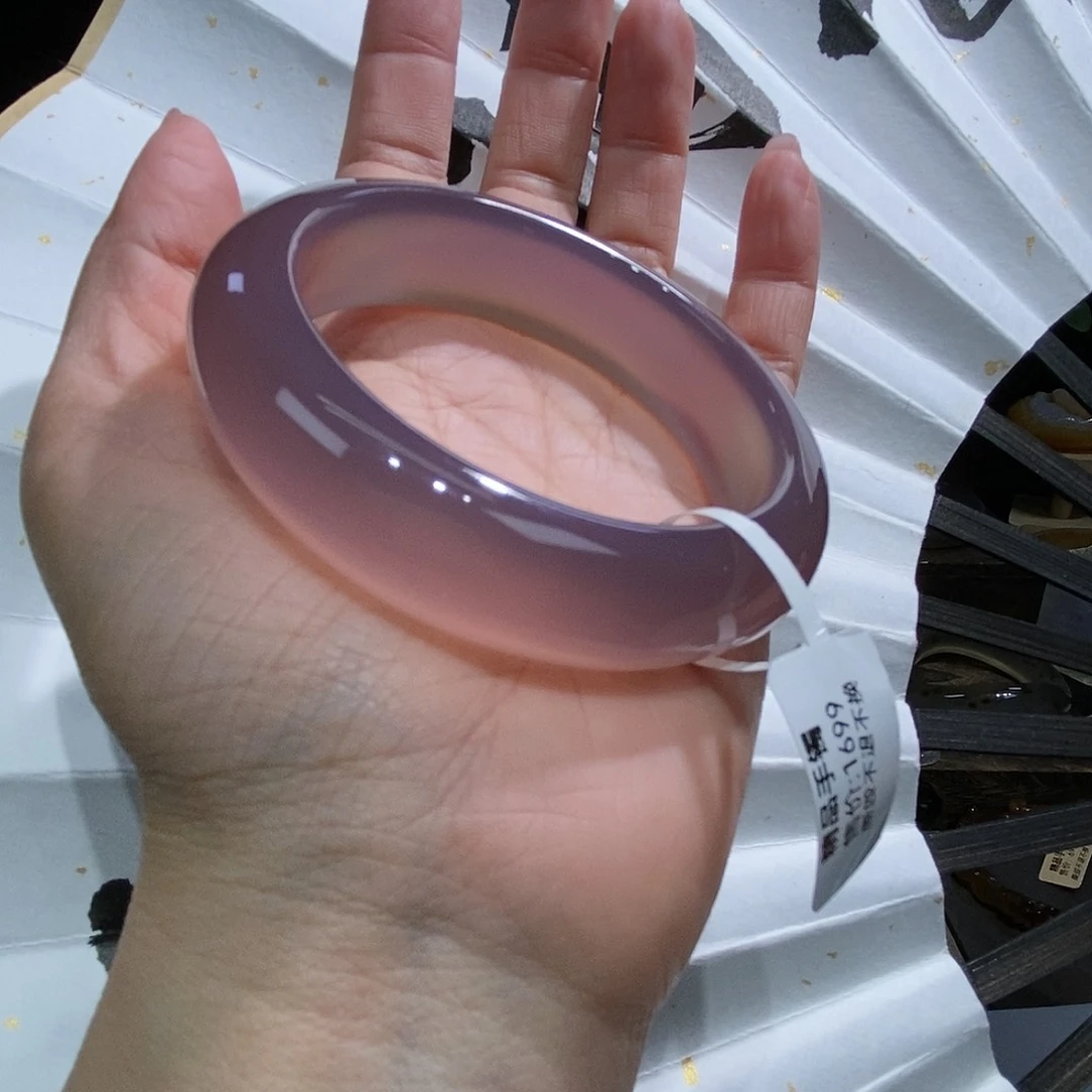 玛瑙/玉髓手镯未镶嵌u****9