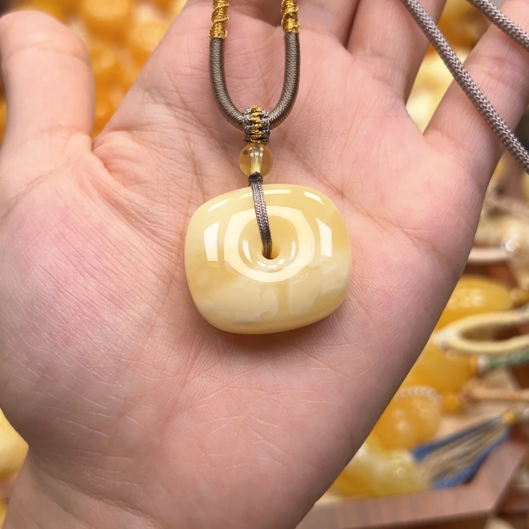 琥珀颈饰未镶嵌蜜蜡