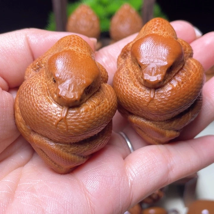 吊坠橄榄核蛇手球