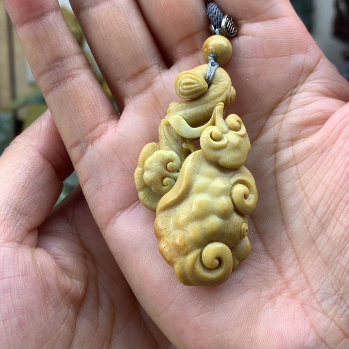 【闪购商品】岫岩河磨玉（透闪石质玉）吊坠未镶嵌刘*