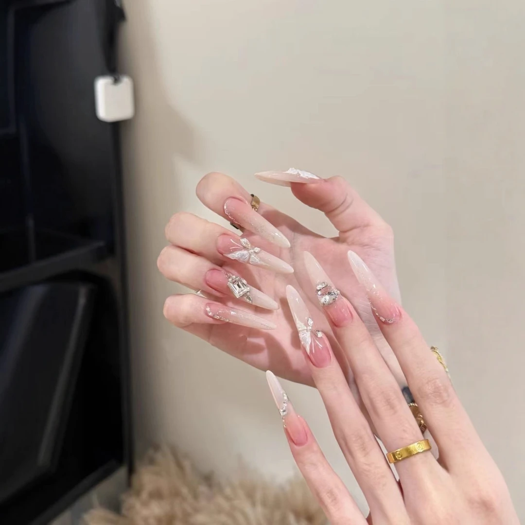 高级感美甲手工穿戴甲简约带钻百搭婚甲高级显白长款美甲高级感