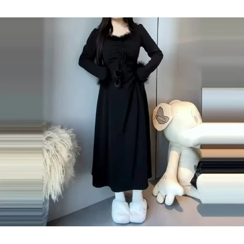 (老四)纯欲风设计感毛领连衣裙辣妹显瘦高级感A字裙长裙8285