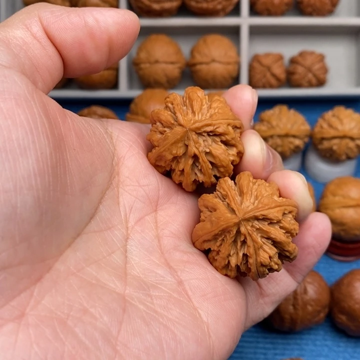 文玩核桃把件四棱