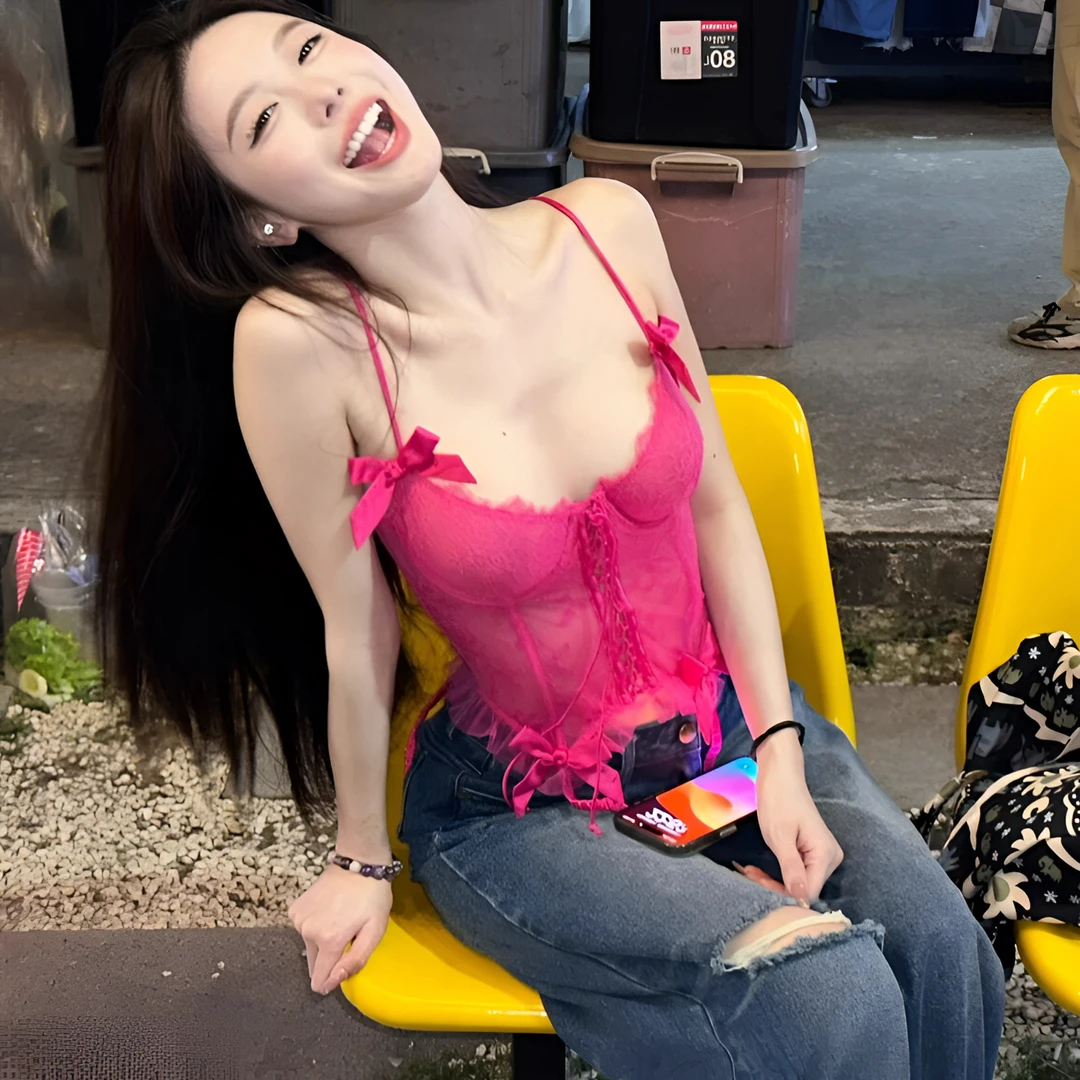 幼辣～枚粉色纯欲显白天花板鱼骨蕾丝胸衣吊带