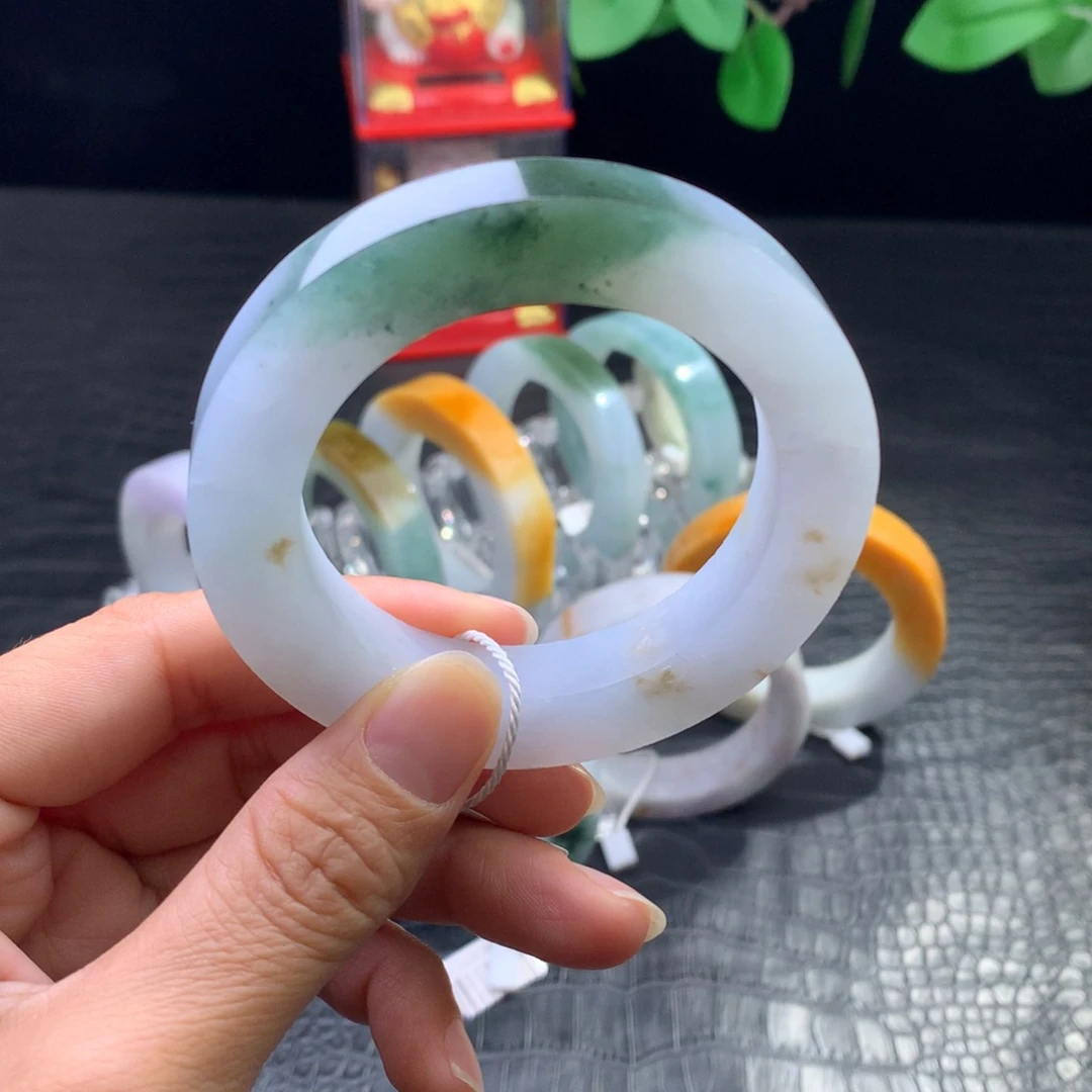 定制翡翠未镶嵌手镯