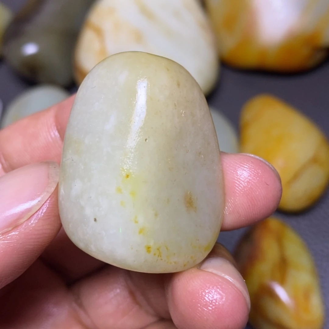 和田玉（糖玉）未镶嵌颈饰