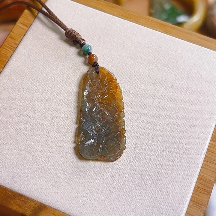 颈饰未镶嵌翡翠红翡花