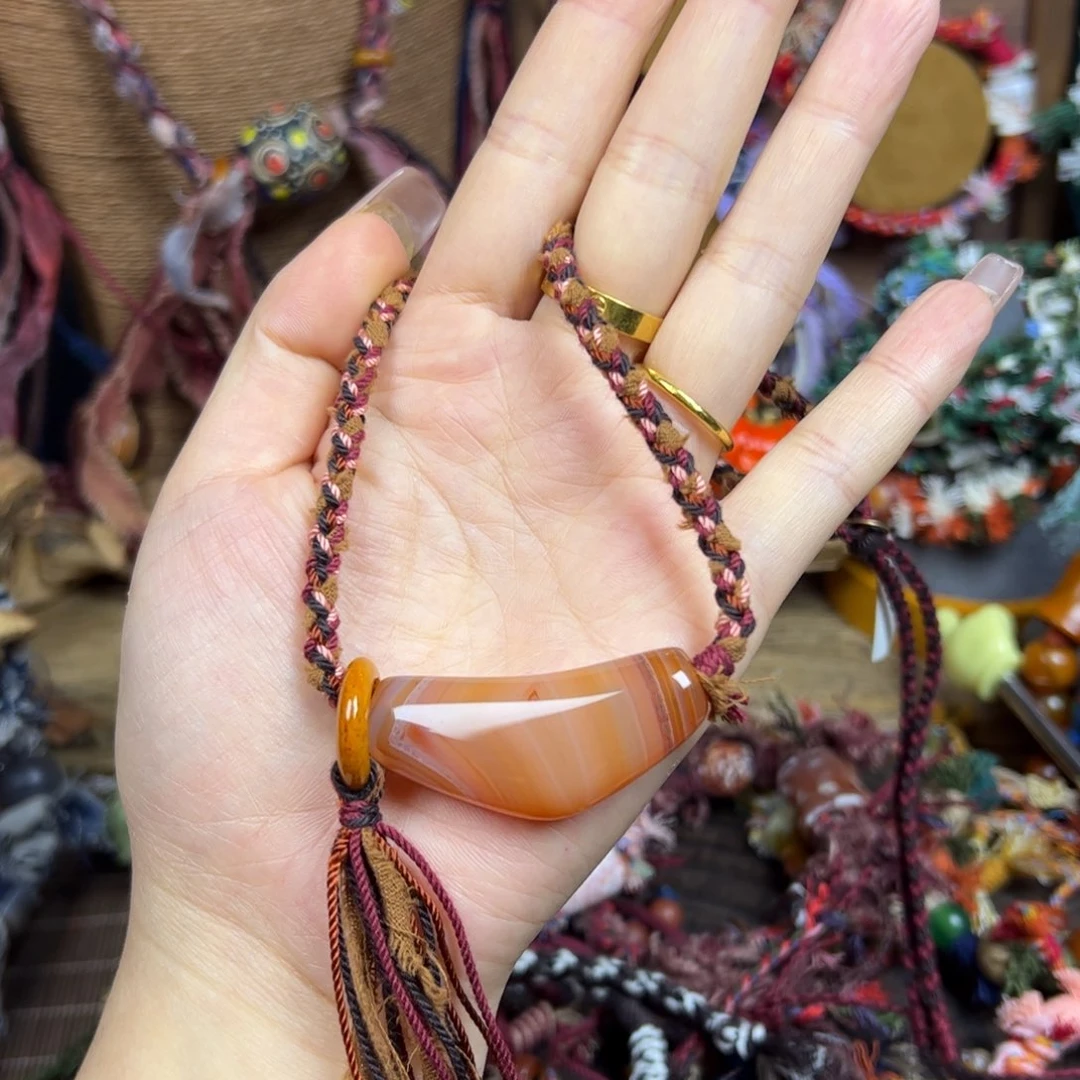 玛瑙/玉髓未镶嵌颈饰牛角