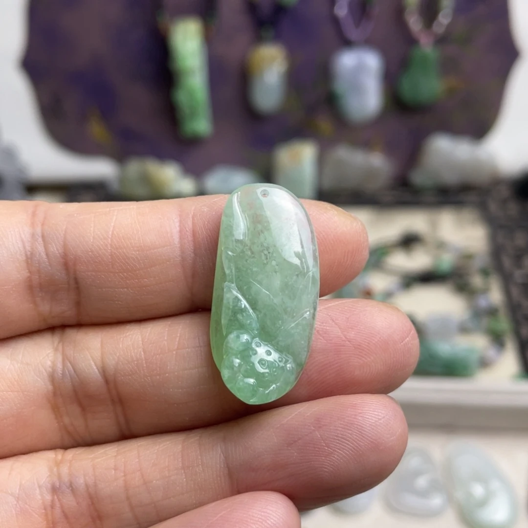 翡翠未镶嵌颈饰特价莲花牌