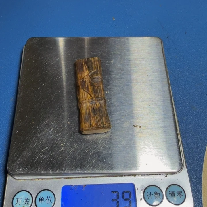 木木手工艺白棋乌身雕刻牌子3.9克