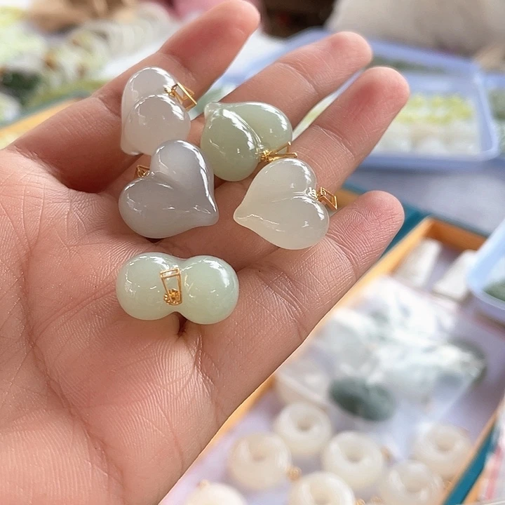 和田玉18K金镶嵌吊坠(不含链)约28桃心（王姐）多样性拍一发一