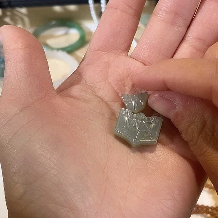 和田玉（糖玉）未镶嵌车挂这个