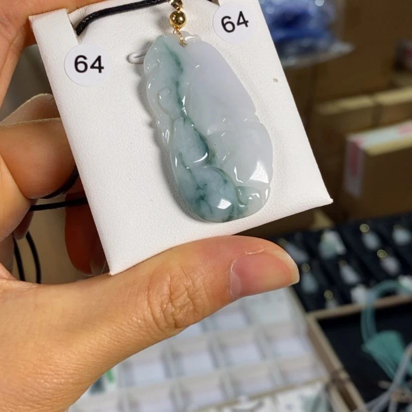 【闪购商品】翡翠未镶嵌颈饰