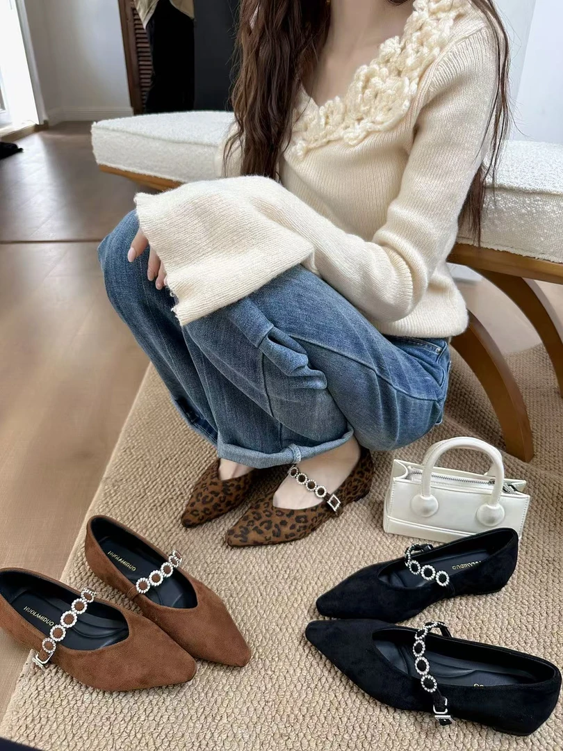 小众设计感一字扣带尖头单鞋女2025秋季复古时尚浅口内增高晚晚鞋