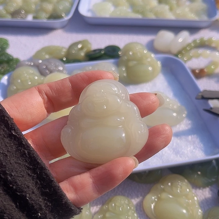 和田玉颈饰未镶嵌小****缘