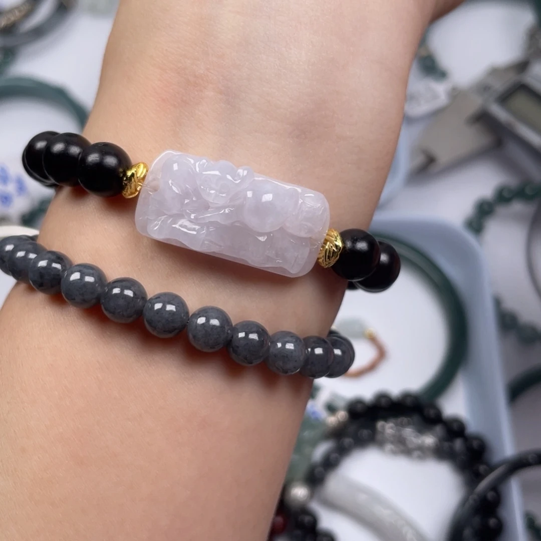 翡翠吊坠(赠链)未镶嵌