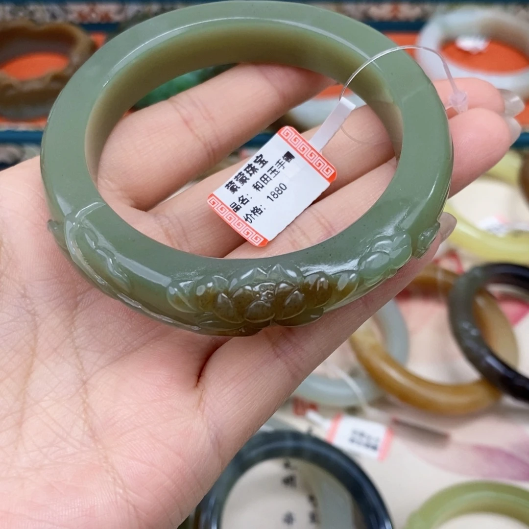 猪****和田玉未镶嵌手镯且末黄糖手镯58#