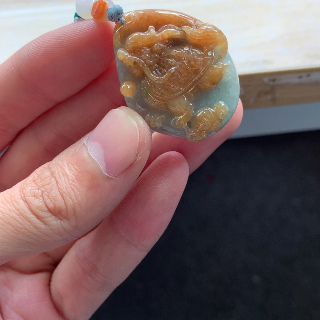 翡翠颈饰未镶嵌吊坠